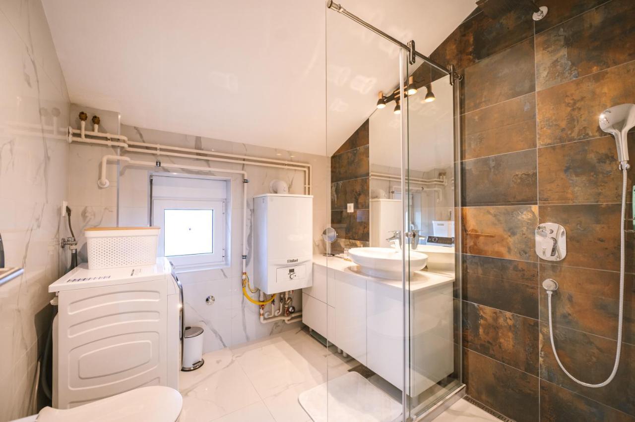 Mikonos Apartman Surcin Экстерьер фото